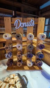 Donutwall Beckertainment Holz Vor- und Rückseite